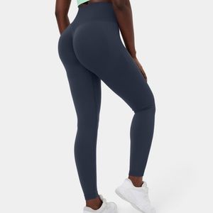 BRAND NEW!!! never worn HALARA BOOTY SCRUNCH LEGGINGS